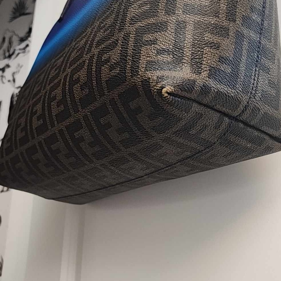 Fendi Ombre Tote - Picture 5 of 8